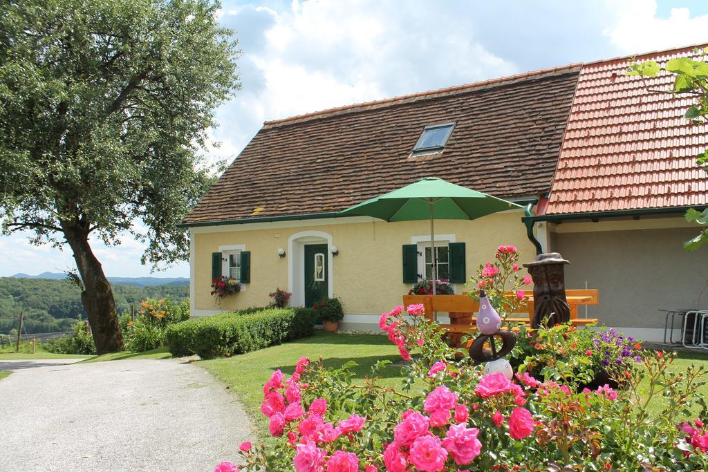 Farm stay Obst & Gastehof Brandl Hartmannsdorf